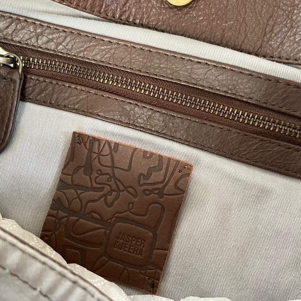 $178! Jasper & Jeera Silk, Leather & Canvas Tote Bag in Pristine Condition - Picture 11 of 13